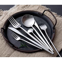 Ensemble de 30 couverts élégants en acier inoxydable finition miroir avec boîte cadeau pour restaurant, mariage, dîner