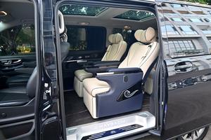 Auto Usado en Venta, <span class=keywords><strong>Mercedes</strong></span>-Benz V 260 Navigator Edition 2018, Volante a la Izquierda, MPV de Lujo Convertido, 211hp, 7 Plazas - Product Image 2