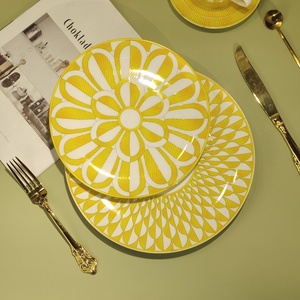 ชุดอาหารค่ำสุดหรูสไตล์ยุโรปสีเหลืองคลาสสิกขายดี และจานเซรามิก - Product Image 5