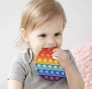 Planche sensorielle Pop-It personnalisée arc-en-ciel pour soulager le stress |   Jouet anti-stress amusant et relaxant pour enfants et adultes - Product Image 6