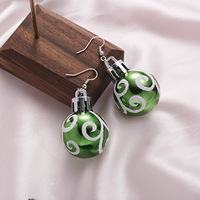 Pendientes de Gancho con Diseño de Estrella de Resina, Copo de Nieve y Lentejuelas Navideñas, Estilo Europeo Americano, Novedad de Moda para Comercio Exterior