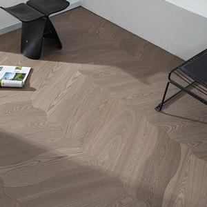Suelo de Parquet de Madera de Roble Europeo Multicapa de Grado AB, Resistente, con Acabado Mate y Reducción de Ruido, de 14 mm y 20 mm, con Sistema T&G, para Restaurantes - Product Image 1