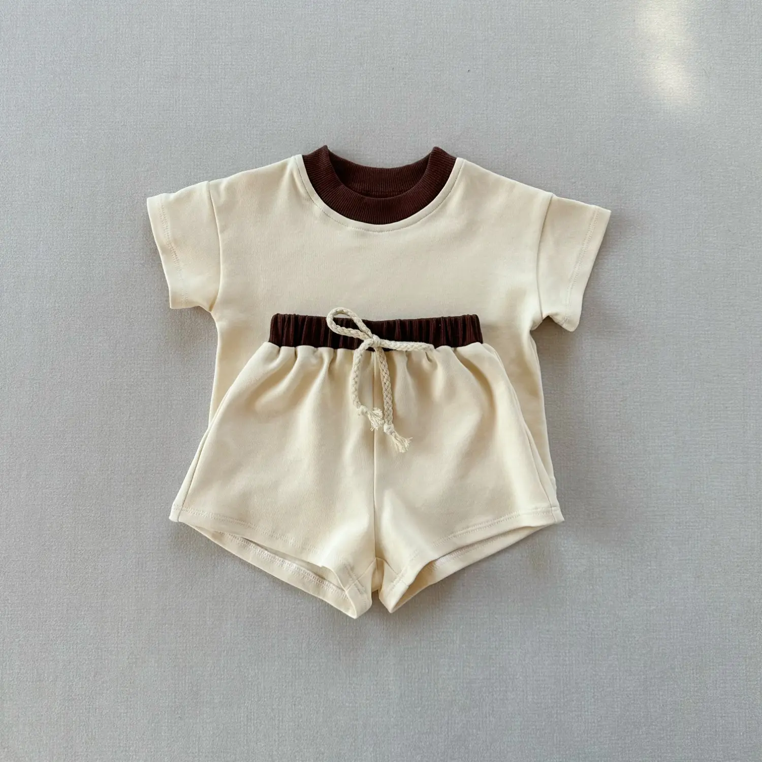 Mode enfants couleur unie à manches courtes ensemble bébé Offre Spéciale lâche coton shorts deux pièces 100% coton bébé vêtements ensembles