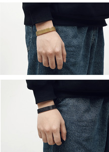 Pulsera de malla tejida de acero inoxidable para hombre |   Diseño Trenzado Audaz con Acabado Negro Antiguo |   Joyería Masculina Duradera y Elegante - Product Image 6