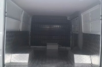 Camionnette utilitaire Iveco Daily V35 d'occasion 2025 2.5T Turbo Diesel Manuelle Euro VI SWB Conduite à gauche Pneus R16 Fiable pour la logistique urbaine