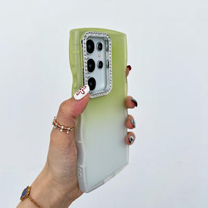 Funda protectora para teléfono Samsung S23 Ultra S25 con diseño de diamantes brillantes, efecto degradado y tacto suave, color azul hielo fluido. - Product Image 4