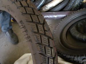 चीन में किए गए <span class=keywords><strong>nitto</strong></span> मोटर साइकिल टायर 3.00-17 सभी आकार - Product Image 6