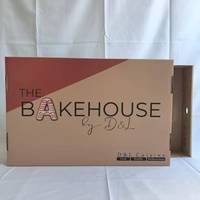 Cajas Rígidas Desechables y Reciclables para Catering con Tapa para Empacar Sushi y Pastelería, Personalizables con Relieve e Impresión en Lámina Dorada