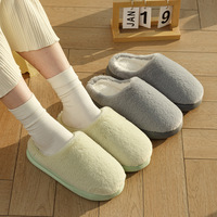 Chaussures douillettes pour femmes automne 2025 – Tige en peluche, doublure en fausse fourrure, chaudes et résistantes à l'usure, semelle extérieure en EVA antidérapante pour la maison