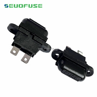 Boîte à fusibles à montage sur panneau à prix compétitif Porte-fusible PCB avec couvercle avec trou fixe Porte-fusible PCB automobile ATO / ATC