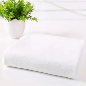 اشترِ من الصين بكميات كبيرة منشفة حمام بيضاء من الألياف الدقيقة بأسعار مخفضة