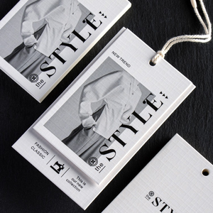 Étiquettes suspendues personnalisées de luxe en papier texturé Lenny 700g, étiquettes de prix pour vêtements, étiquettes imprimées en couleur pour entreprises - Product Image 2