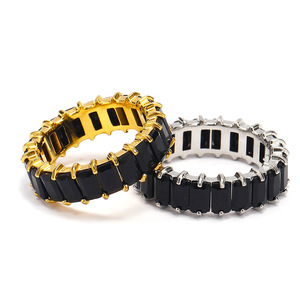 Anillos de Eternidad con Baguettes en Oro de 18K con Revestimiento PVD |   Anillo de Mujer con Circonita Cúbica Vibrante en Múltiples Colores |   Impermeable, Hipoalergénico y Duradero - Product Image 3