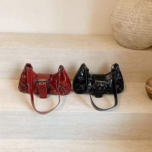 Bolsa de Ombro Personalizável Estilo Retrô Hot Girl com Forro de Poliéster em Duas Cores, Alça Única, Zíper, Impermeável, Alta Qualidade - Product Image 4