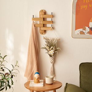 Estante de almacenamiento de madera para montar en la pared con ganchos de acero inoxidable para bolsos y abrigos, para uso en la entrada o el dormitorio. - Product Image 2