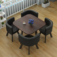 Ensemble de table et de chaises de restaurant moderne avec plateau en bois et structure en métal, meubles de café en métal pour desserts