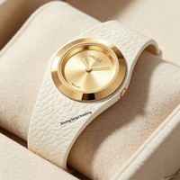 Reloj de Pulsera de Cuarzo para Mujer 2026, Correa Ancha de Cuero Blanco Crema, Esfera Minimalista con Bisel Dorado, Diseño Moderno