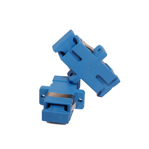 Adaptador de Fibra Óptica Monomodo Simplex SC UPC, Carcasa de Plástico, Estructura de Brida, Alto Rendimiento, Fácil Integración - Product Image 1