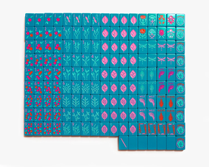 Jeu de Mahjong en Acrylique Personnalisable avec Gravure Laser, Impression UV, Étui en Cuir, Dés, Jetons, Support et Indicateur de Vent – Ligne Americana - Product Image 3