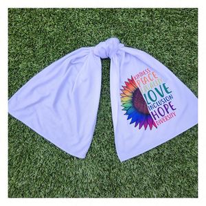 Toalla Refrescante con Diseño de Arcoíris para el Orgullo LGBTQ+, Regalo para el Mes del Orgullo Gay, Ideal para Eventos y Paradas - Product Image 1
