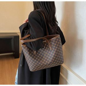 Hot Sale Geometric Pattern <b>Tote</b> <b>Bag</b> Customized Logo <b>Waterproof</b> Large Capacity PU Handbag - Product Image 5