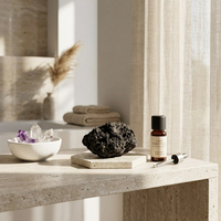 Diffuseur d'huiles essentielles en pierre de lave naturelle minimaliste nordique avec plateau hexagonal en travertin, diffuseur d'air en pierre volcanique