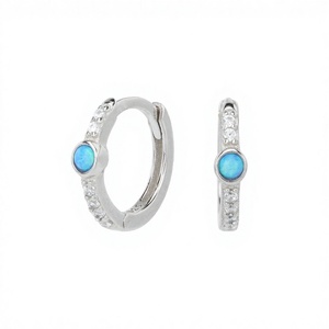 Boucles d'oreilles créoles en argent sterling 925 plaqué or avec opale bleue, forme tendance et élégante, pour femme, idéales pour mariage et soirée, livraison directe de bijoux fins - Product Image 3