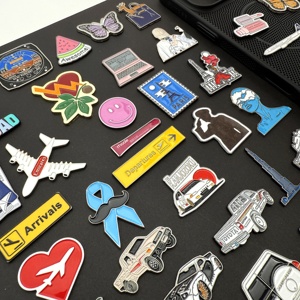 Saudi tùy chỉnh <span class=keywords><strong>Pin</strong></span> Maker logo nhà sản xuất kim loại Sticker <span class=keywords><strong>Pin</strong></span> kim loại ve áo men pins cho điện thoại di động vỏ điện thoại - Product Image 4