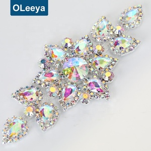 Corsages en strass à coudre en gros avec base argentée, appliques à coudre pour vêtements et robes - Product Image 6