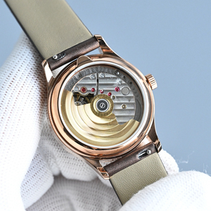 Montre de haute qualité sur mesure avec verre saphir, lunette sertie de diamants, bracelet en cuir, délicate et compacte, idéale pour le quotidien - Product Image 6