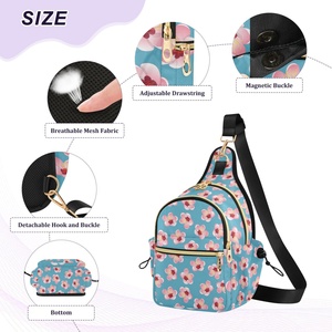 Sac à bandoulière imperméable en polyester avec imprimé personnalisé de fleurs roses Aloha, petit sac à bandoulière pour femmes, sac à bandoulière pour femmes - Product Image 3
