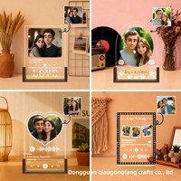 Lampe de nuit personnalisée en bois de hêtre gravé au laser et imprimé UV, ornement et cadeau romantique pour la Saint-Valentin