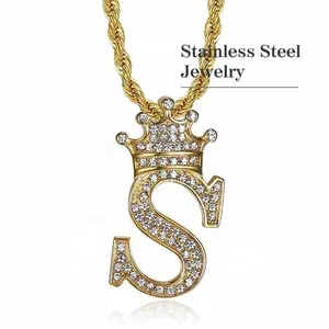 316L Stainless Steel A-Z Alphabet Letter Initial Necklace Gold Initial A-Z Letter Crow Pendant 18K Gold Plated Necklace