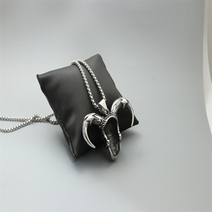 Collier avec pendentif en forme de crâne de démon, en acier inoxydable, bijoux à thème, cadeau - Product Image 4