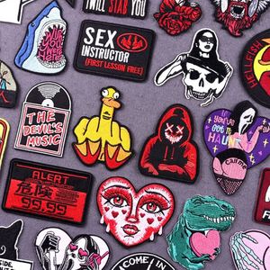 Patch brodé personnalisé en sergé motif crâne fantôme, thermocollant ou à coudre, pour casquettes de camionneur et vêtements – Vente en gros - Product Image 1