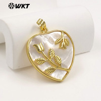 WT-JP516 Pendentif en forme de cœur en coquille blanche délicate et feuilles plaquées or pour femme, bijoux fantaisie, accessoires décoratifs