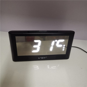 1.8 pouces miroir panneau LED numérique <span class=keywords><strong>3</strong></span> groupes réveil avec date et température - Product Image 4