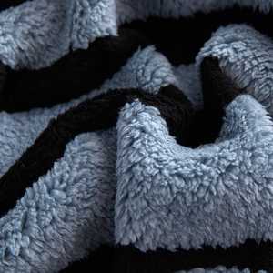 Morbida e <span class=keywords><strong>Confortevole</strong></span> Coperta in Flanella Lavorata a Maglia con Stampa Leopardata Nordica, Essenziale per la Casa, Regalo per Uomini e Donne - Product Image 5