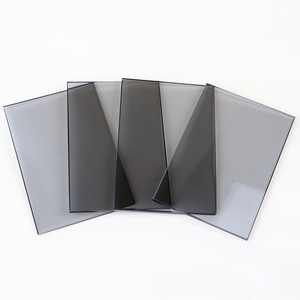 Plaque de <span class=keywords><strong>verre</strong></span> trempé gris <span class=keywords><strong>fumé</strong></span> foncé teinté de 4 mm et 5 mm avec logo personnalisé pour les portes d'armoires de cuisine - Product Image 1