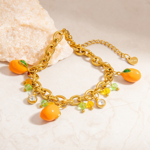 Pulsera con Colgante de Fruta, Chapada en Oro de 18K, Joyería de Acero Inoxidable para Mujer, Accesorio de Moda, Diseño con Dije de Naranja y Melocotón - Product Image 4