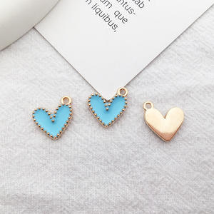 Nouveaux pendentifs en forme de coeur multicolores à la mode accessoire mignon pour bricolage porte-clés boucles d'oreilles Bracelets chaînes de téléphone portable - Product Image 6