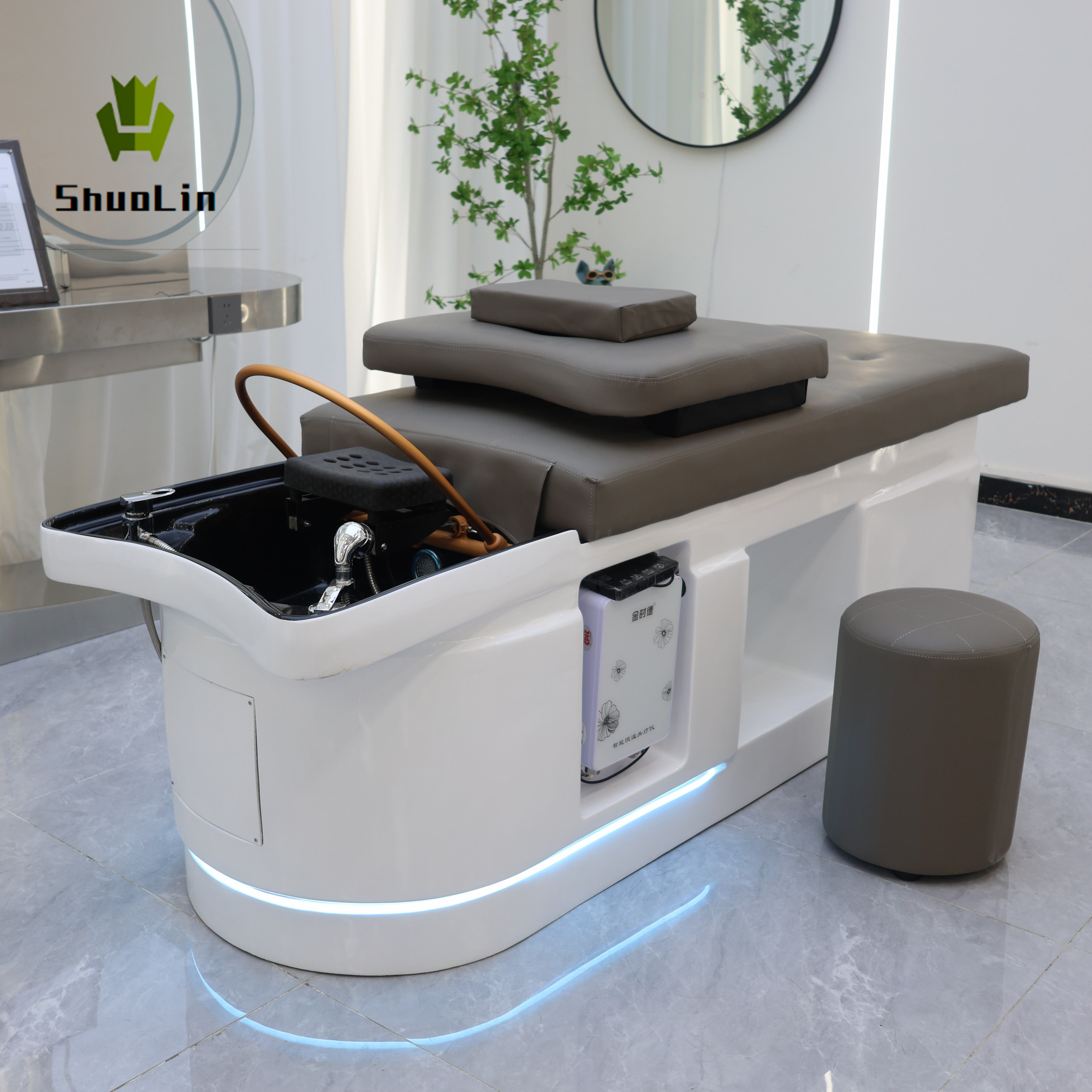 สีเทาเข้ม