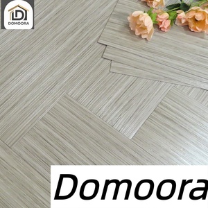 Revêtement de sol en vinyle LVT imitation bois OEM, résistant à l'eau, ignifuge, résistant à l'usure, carreaux de sol commerciaux - Product Image 1