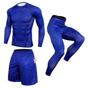 Conjunto deportivo de 3 piezas de manga larga con logo personalizado al por mayor: leggings deportivos push-up, pantalones cortos de compresión y camiseta de manga larga con bolsillo para hombre. - Product Image 1