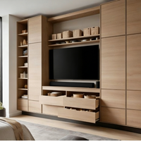 Meuble TV mural en bois massif de style nordique avec bibliothèque intégrée et vitrine pour la décoration du salon