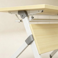 Table de formation pliante en acier laminé à froid 1,2 mm, plateau en acier estampé, revêtement électrostatique en poudre, avec roulettes et système de rangement empilable