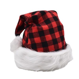 Joyeux Noël <span class=keywords><strong>Rouge</strong></span> Noir Buffalo Plaid Long Chapeau de Père Noël en peluche avec fourrure blanche et <span class=keywords><strong>pompon</strong></span> Bonne qualité Chapeau de Père Noël Décoration de Noël - Product Image 6