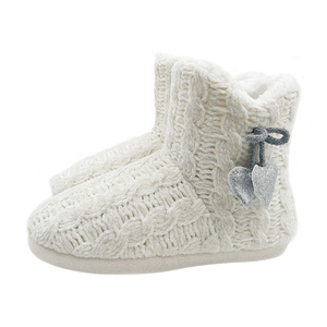 <span class=keywords><strong>Chaussons</strong></span> en tricot chenille pour femmes avec mignon coeur paillettes peluche polaire mousse à mémoire de forme coton chaud <span class=keywords><strong>intérieur</strong></span> <span class=keywords><strong>bottines</strong></span> - Product Image 1