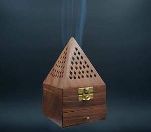Hot Sale on Traditional Wooden <b>Bakhoor</b> Burner with Heat Safe Tray for <b>Oud</b> Incense and Fragrance Use Available For Sale - Product Image 2