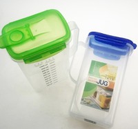 Porte de réfrigérateur pichet à eau en plastique pichet à jus en plastique avec poignée et couvercle rabattable